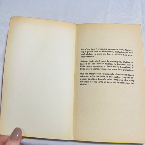 Bright Orange For The Shroud By John D. MacDonald 1965 Paperback Book - Picture 4 of 7